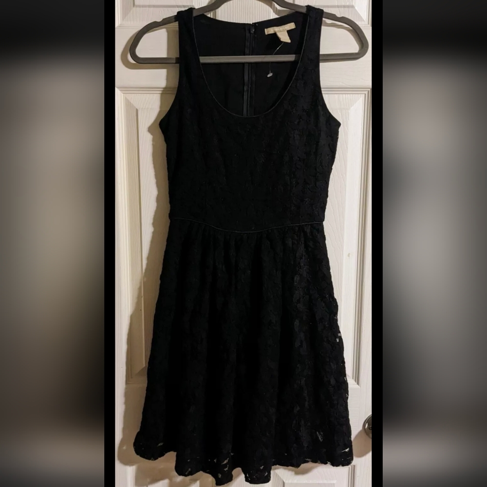 Banana Republic Little Black Dress 0 Floral Embroidered Sleeveless Classic